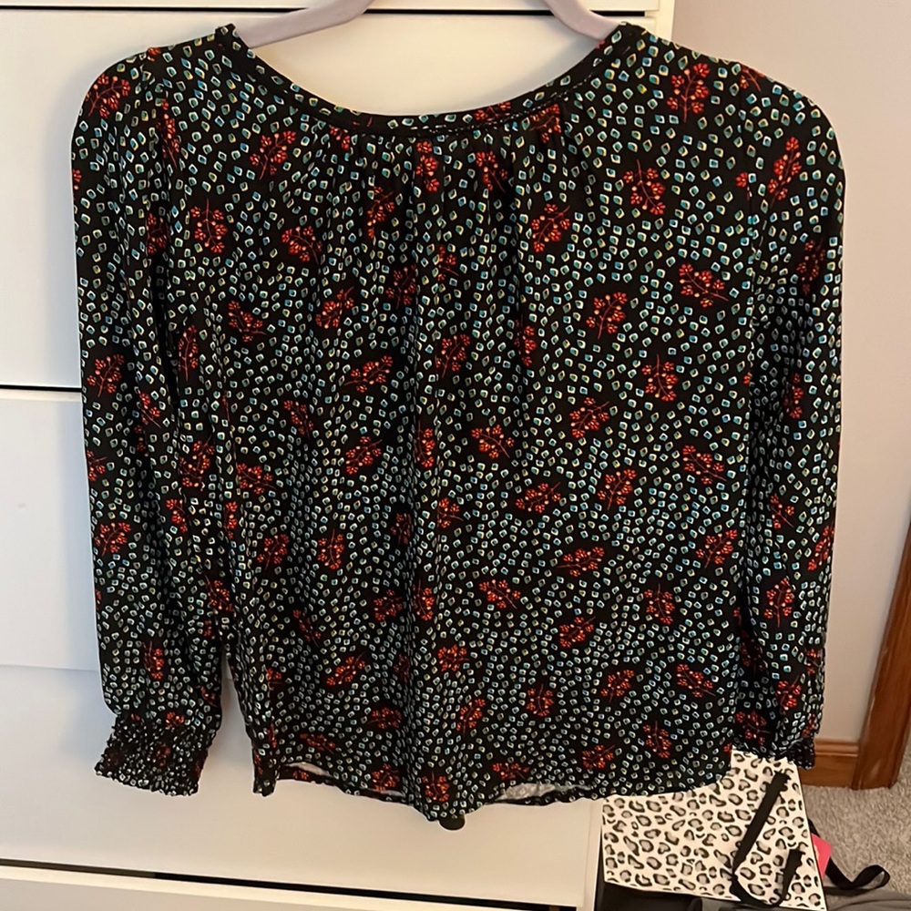 Black patterned top
